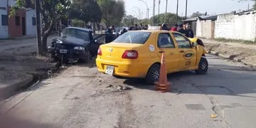 La violenta colisión ocurrió en barrio San Roque de la ciudad de Córdoba. (Policía)