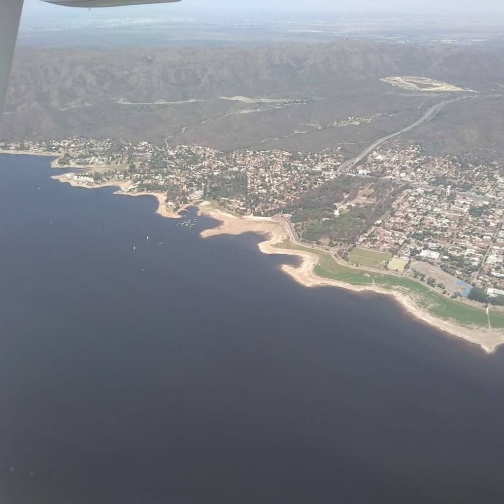 Imagen del lago tomada desde lo alto.