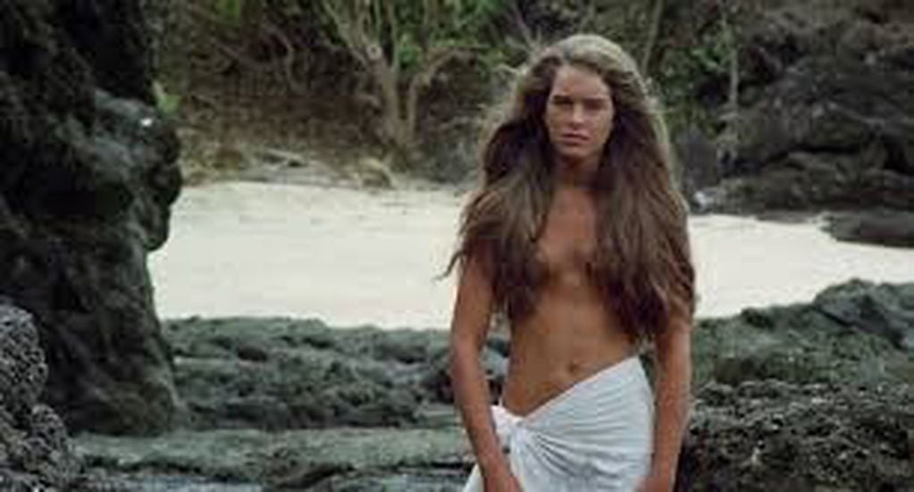 Una de las escenas de "La chica de la Laguna Azul" con un desnudo cuidado de Brooke Shields (Foto: Captura de video)