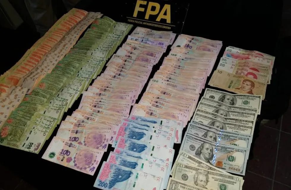 Un detenido en Carlos Paz con drogas, dólares y más de 80 mil pesos. (Foto: FPA).