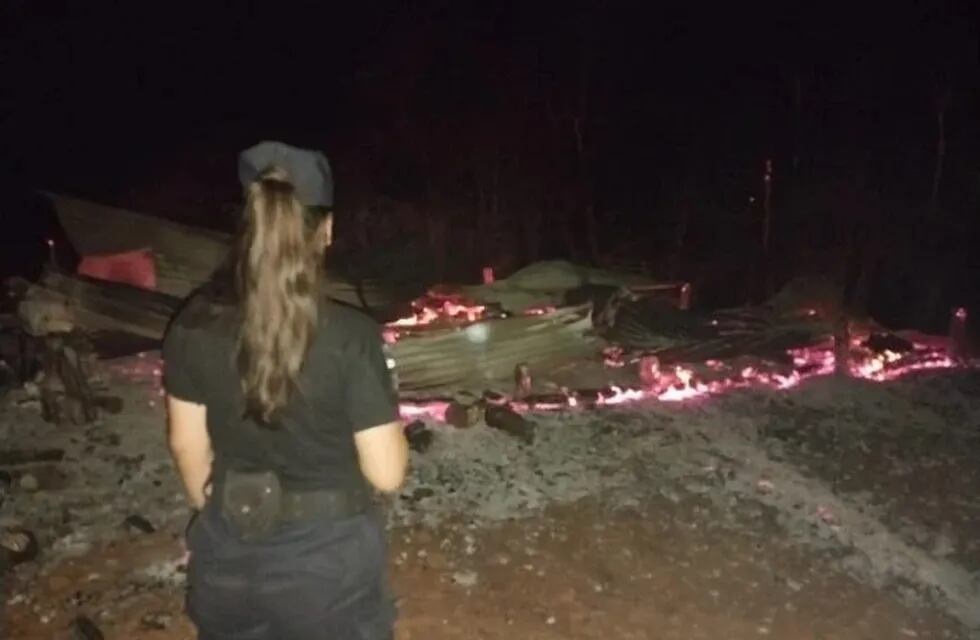 Incendio fatal en El Soberbio: una mujer falleció calcinada.