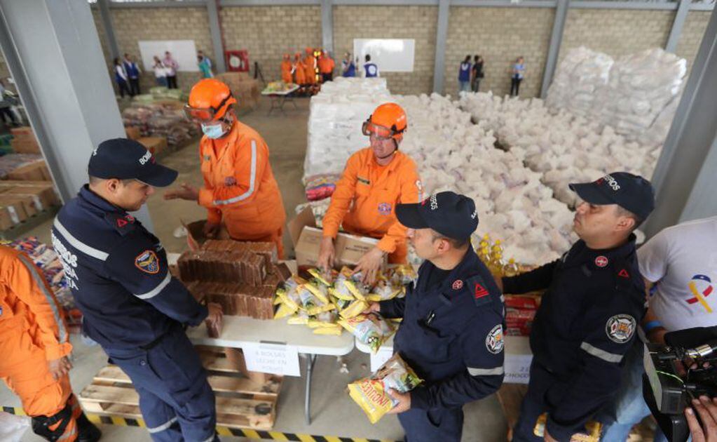 Cargamento con ayuda humanitaria para Venezuela en un centro de acopio dispuesto en Cúcuta. (EFE)