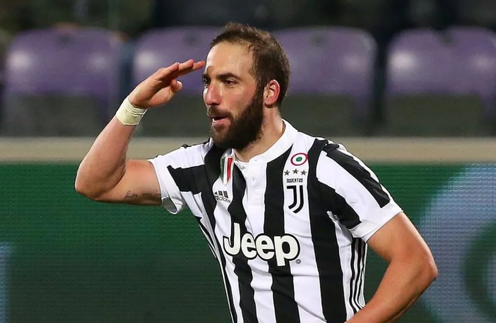 Con un gol de Higuaín, Juventus ganó y saltó a la punta. (Foto: REUTERS/Alessandro Bianchi)