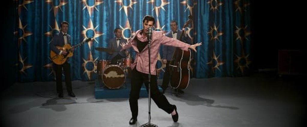 Austin Butler protagoniza Elvis, dirigida por Baz Luhrmann.