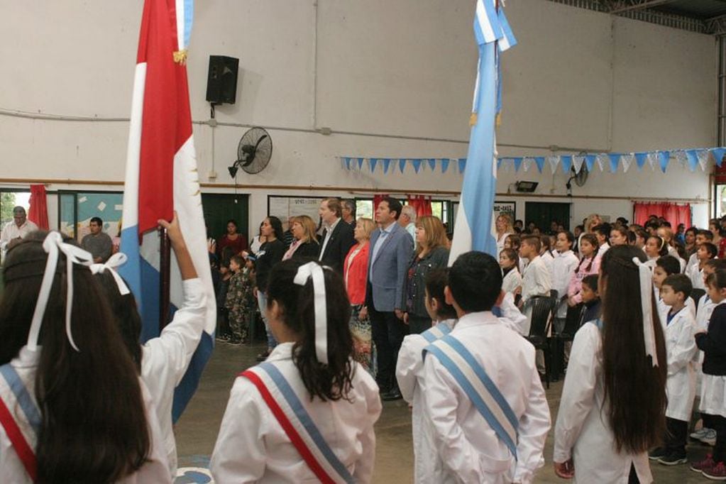 Acto oficial por Malvinas en Escuela Claudio Juarez