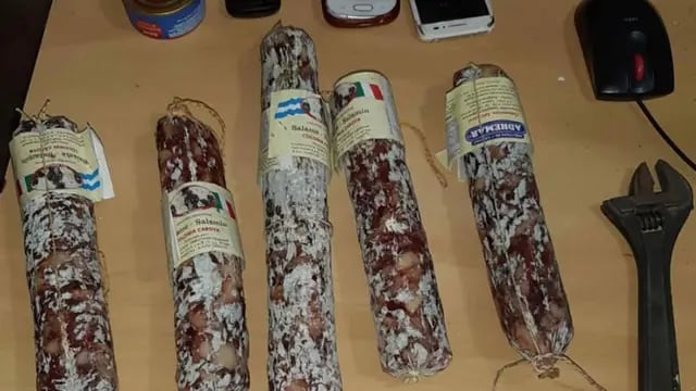 Salames que fueron hallados. (Policía de Córdoba)