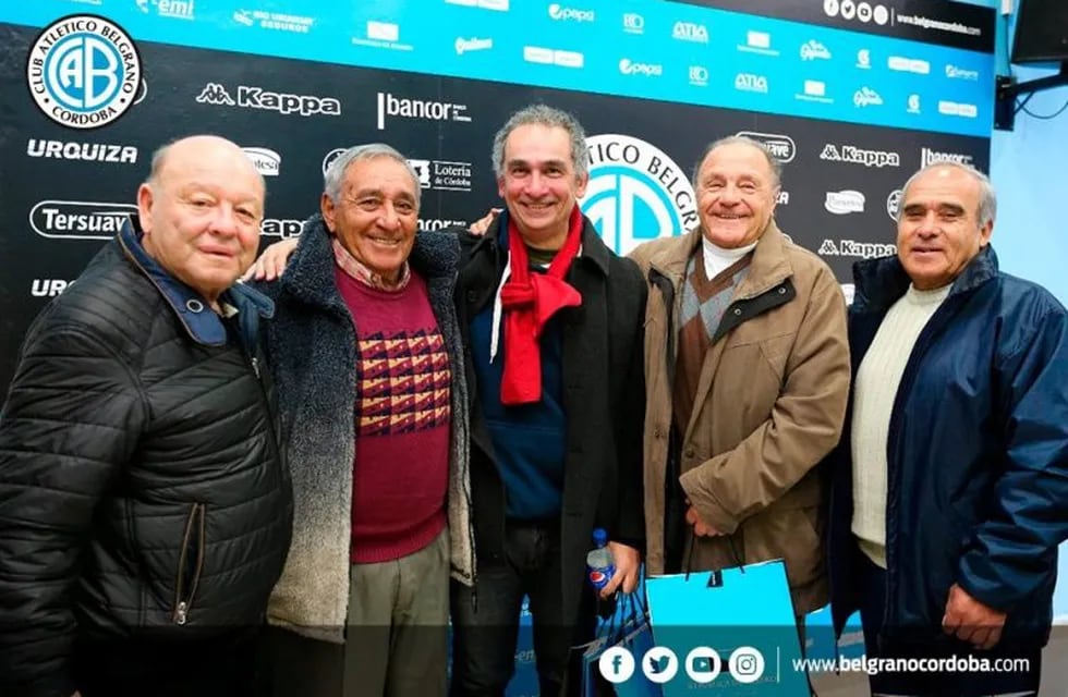 Mingo Ceballe, Hugo Carballo, Lorenzo Cabrera, Luis Bracamonte, junto al periodista Gustavo Farías, recordando a los Piratas del '68.