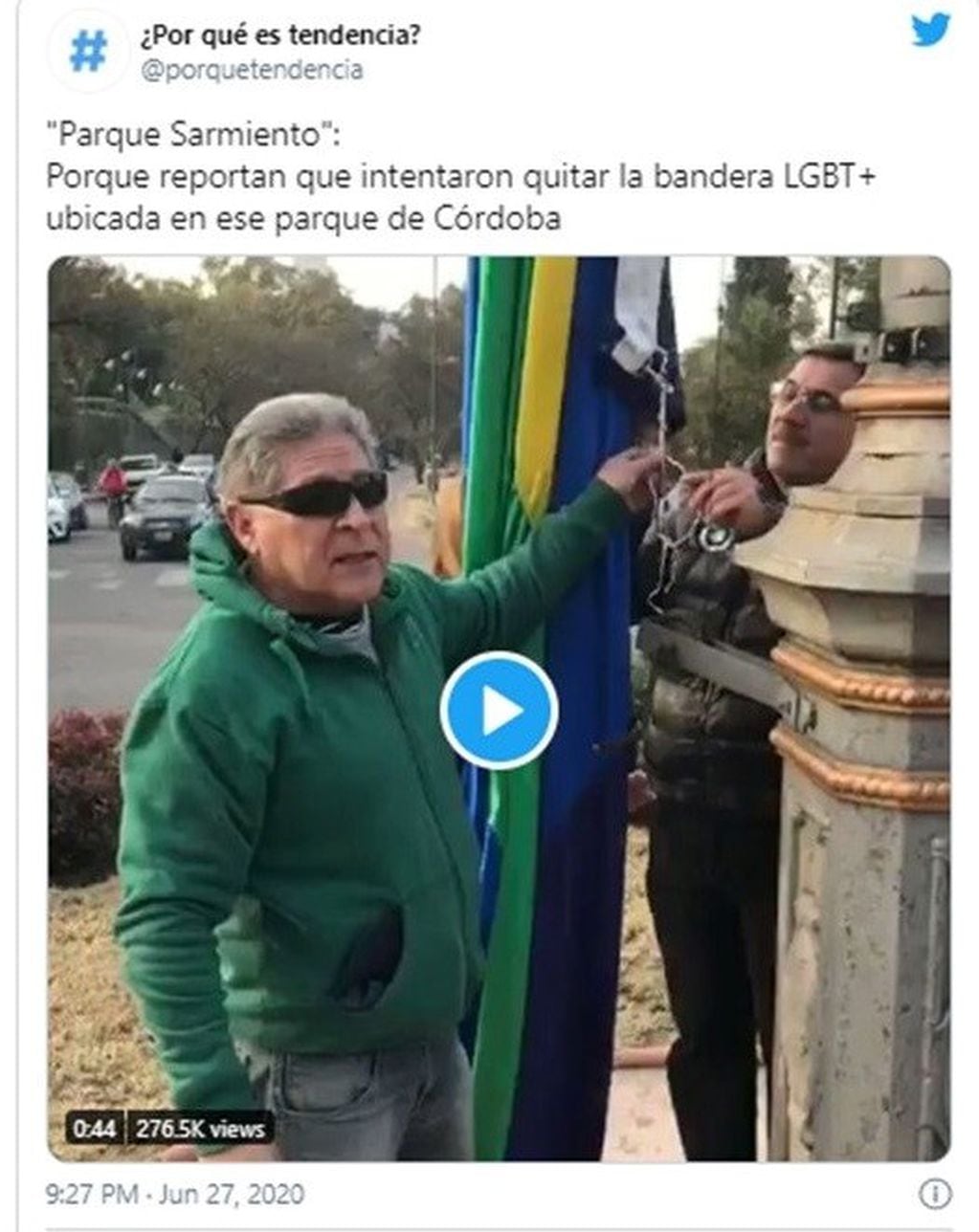 Daniel VIllena, Córdoba. Arrió la bandera de la Comunidad LGBTIQ+ porque estaba ocupando el lugar del Pabellón Nacional. Por esta causa, recibió todo tipo de agravio,