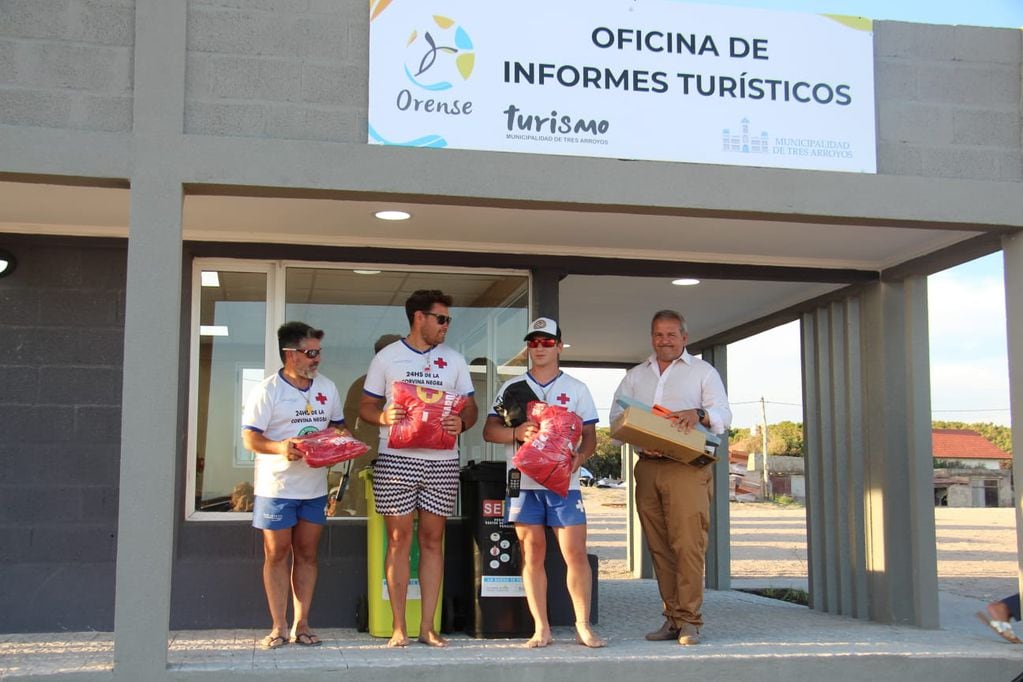 Con la apertura de la Oficina de Turismo se inauguró la temporada de verano en Orense