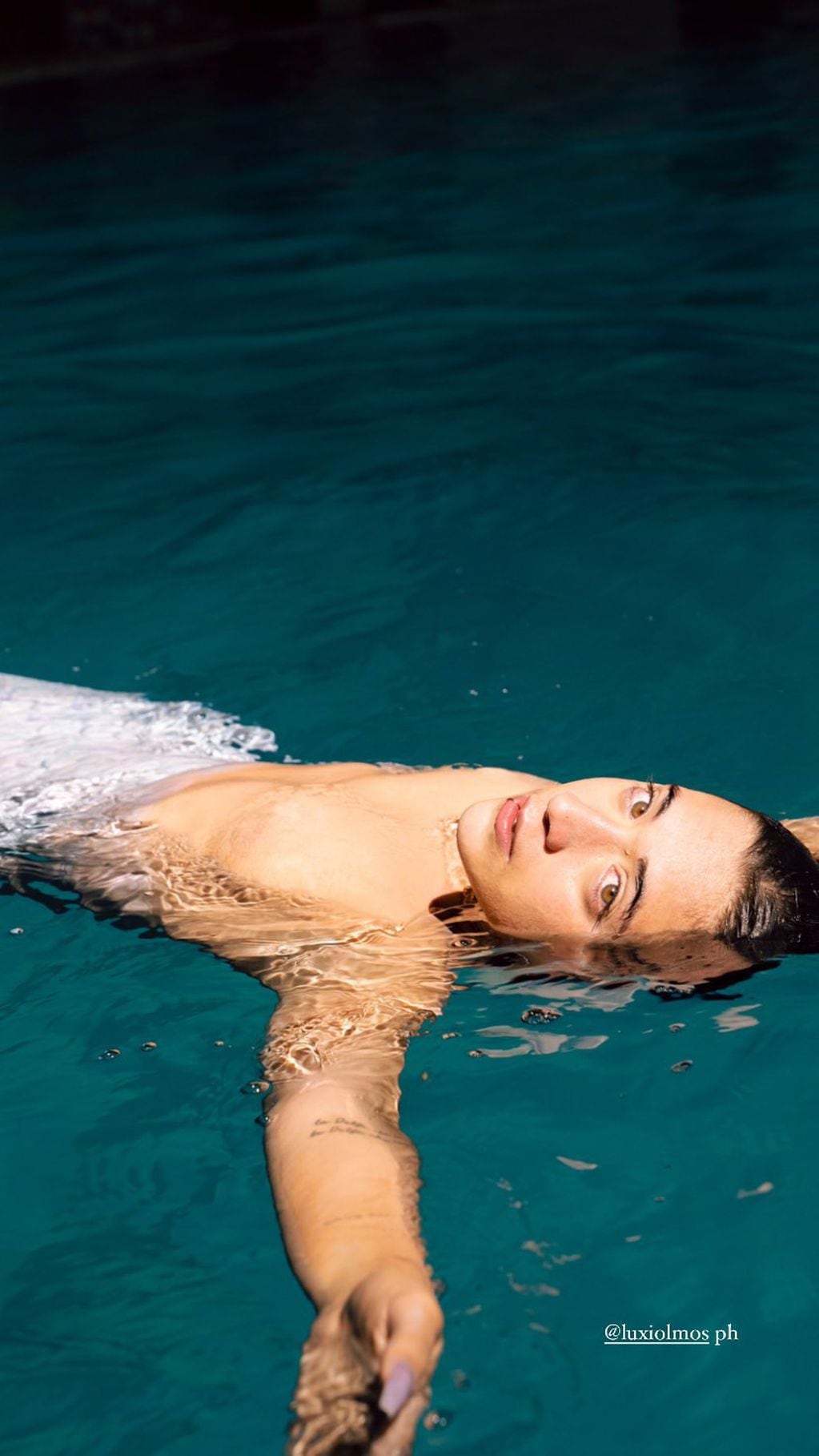 La nadadora demostró su amor por el nado a través de una sesión de fotos / Foto: Instagram