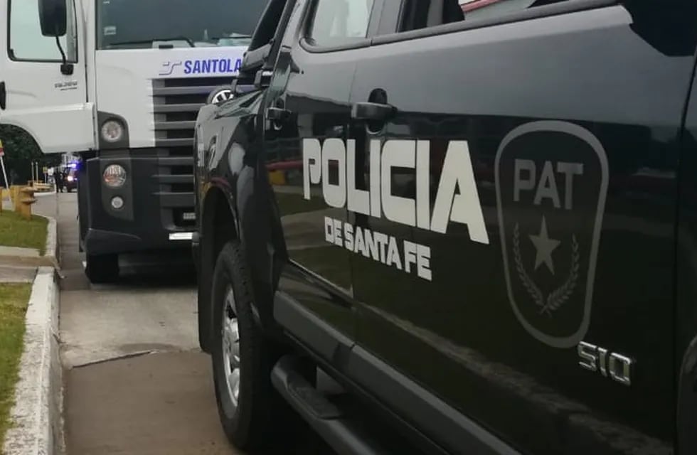 La secuencia se inició cuando agentes a bordo de un móvil de la PAT le dieron la voz de alto a la víctima. (@policia_fe)