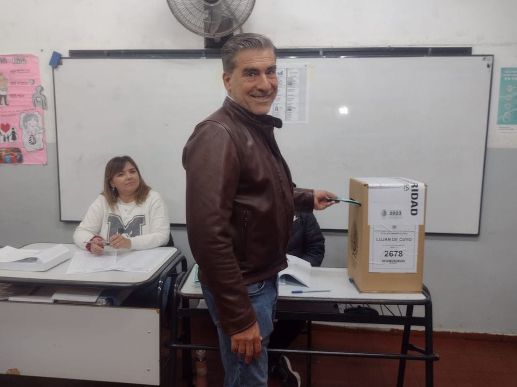 Votó Mario Vadillo en las elecciones provinciales de Mendoza.