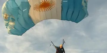 El Equipo Militar Argentino de Paracaidismo y otra notable actuación.