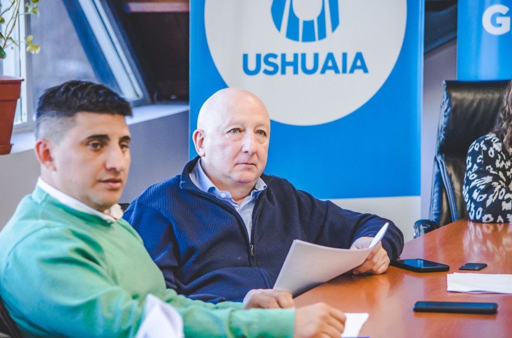 Ushuaia: analizaron en asamblea el pedido de aumento de la tarifa del taxi