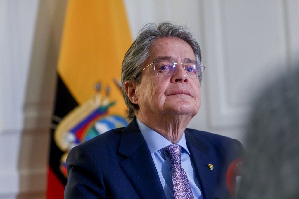 El Presidente de Ecuador, Guillermo Lasso, decretó el toque de queda en su país.
