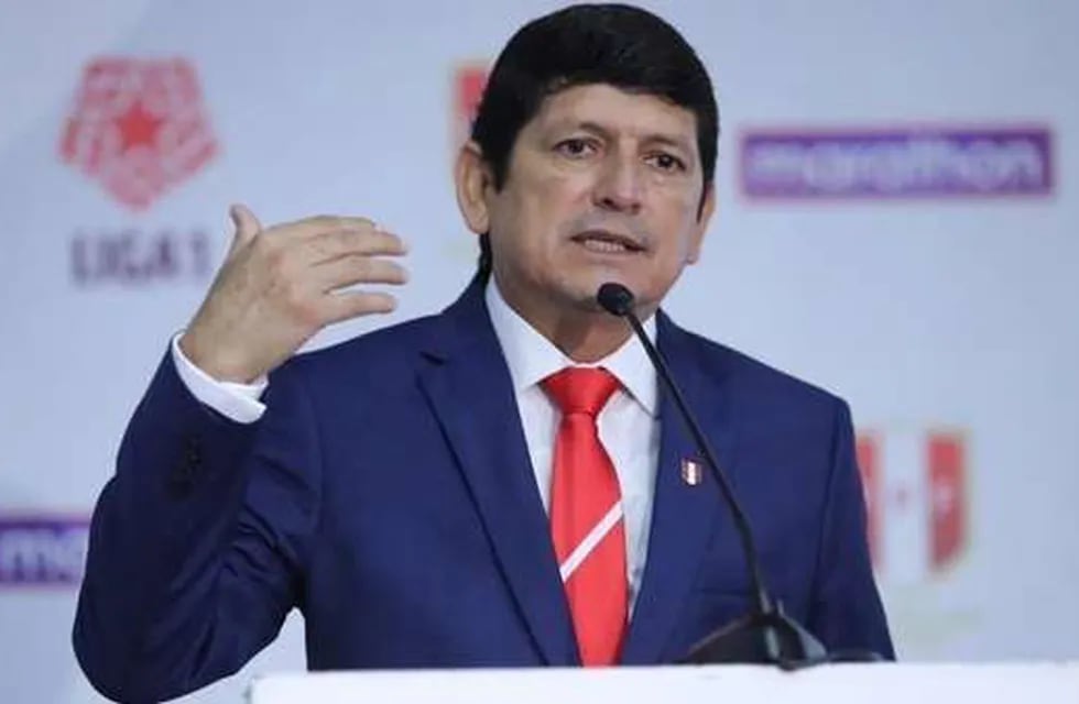 Quién es Agustín Lozano, el dirigente denunciado que llevó la final de la Libertadores a Lima. (Web)