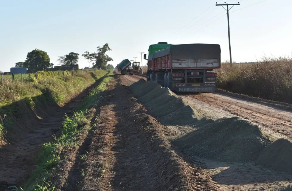 Las obras de Caminos en la Ruralidad apuntan al mejoramiento de una traza que tiene impacto en la producción, en la educación y en el arraigo en la región.