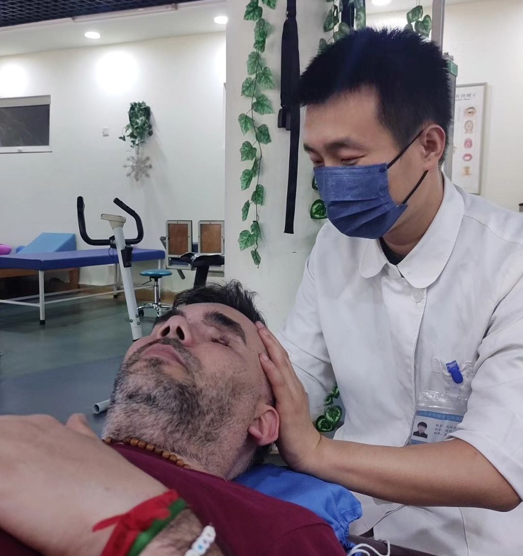 Elián Capurro sigue el tratamiento en China