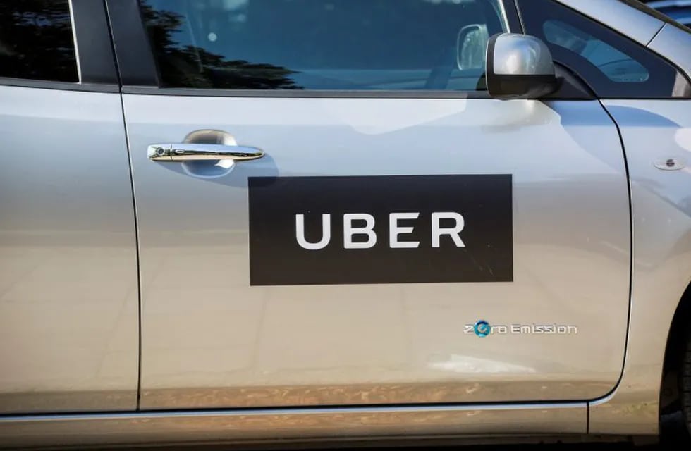 El proyecto de ordenanza prevé la reglamentación de servicios como Uber o Cabify.