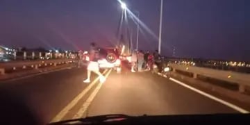 Falleció la mujer que protagonizó un accidente de tránsito sobre el puente internacional Posadas-Encarnación