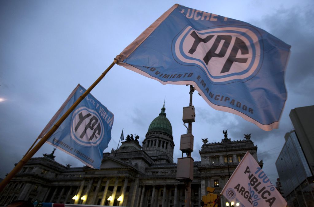 Jueza de Nueva York deniega a Argentina ampliar plazo para presentar garantías en caso de petrolera YPF.