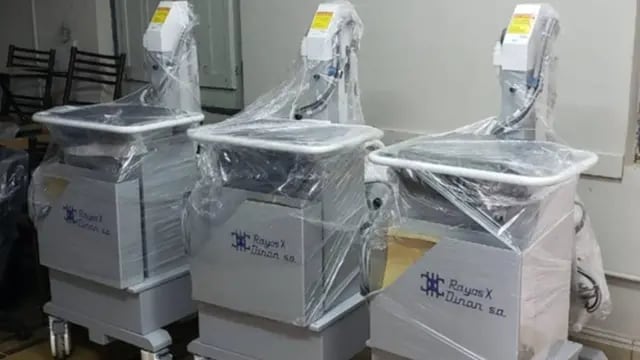 Los tres equipos de rayos X móviles que se incorporaron para el Nuevo Hospital