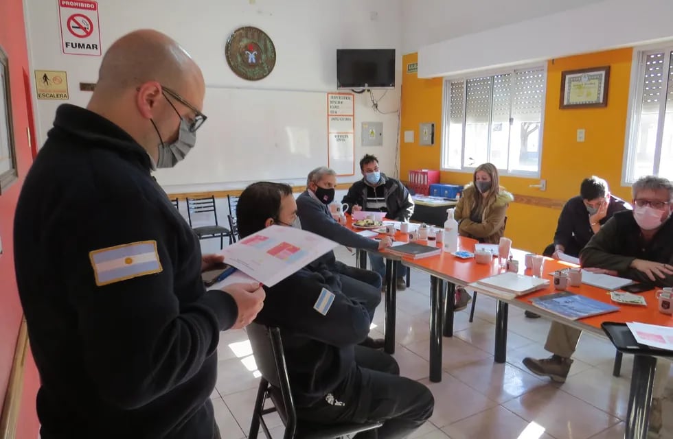 Funcionarios del “Ministerio de Defensa Nacional” darán una charla en el Cuartel de Bomberos Volunarios de Pérez