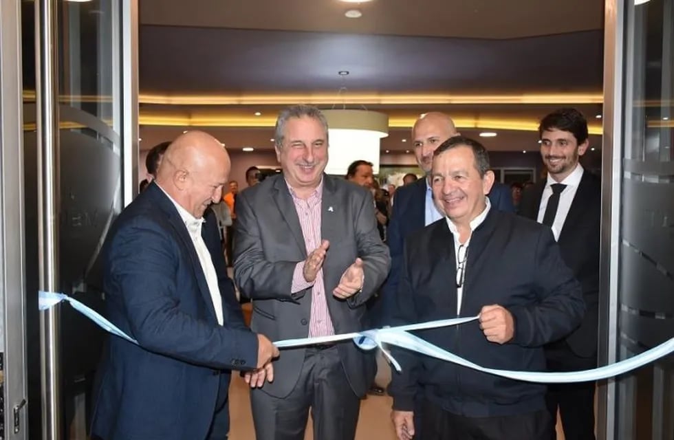 Passalacqua participó de la inauguración de un nuevo hotel en Iguazú. (Foto: Misiones Online)