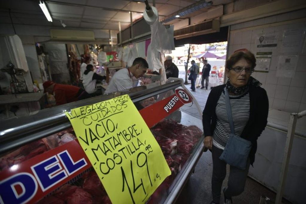 El asado a $ 149 llegó al Mercado Norte de nuestra Capital en uno de los locales que vende carne del frigorifico Logros.