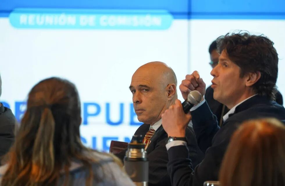 El senador Martín Lousteau (UCR) reclamó la presencia de funcionarios por el paquete fiscal (Foto: Clarín)