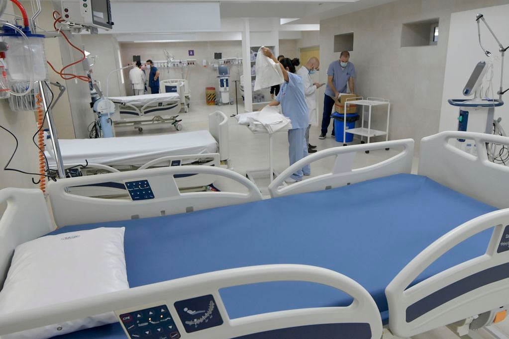 Inauguran ocho camas en la Unidad de Terapia Intensiva del Hospital del Carmen en Godoy Cruz

