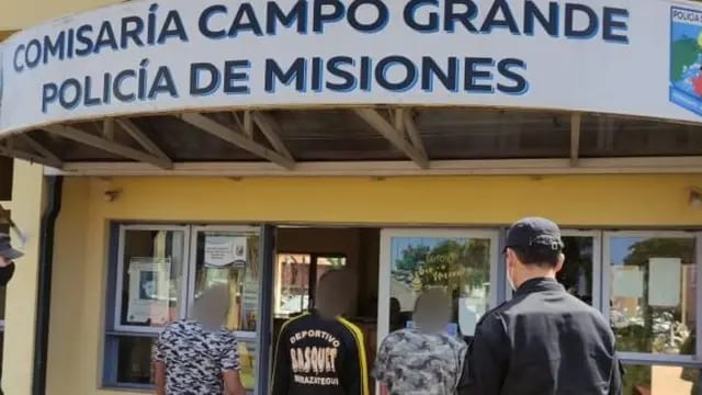 Tres jóvenes fueron detenidos por sustraerle las pertenencias a una mujer en Campo Grande