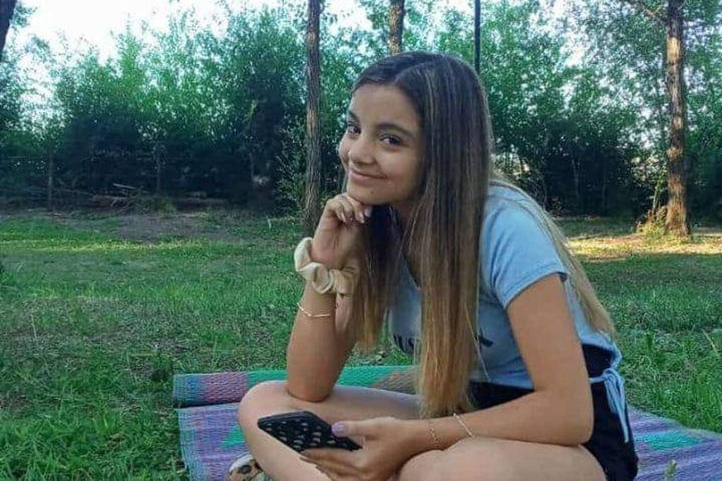 Micaela Castro, la joven que necesita operarse de su escoliosis idiopática urgentemente.