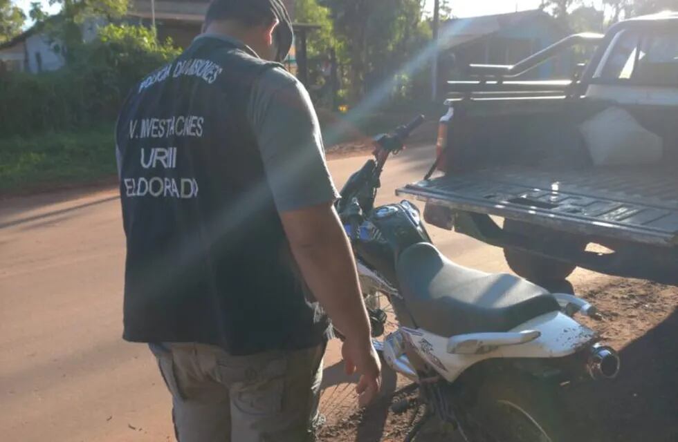 Recuperan una motocicleta sustraída en Wanda.