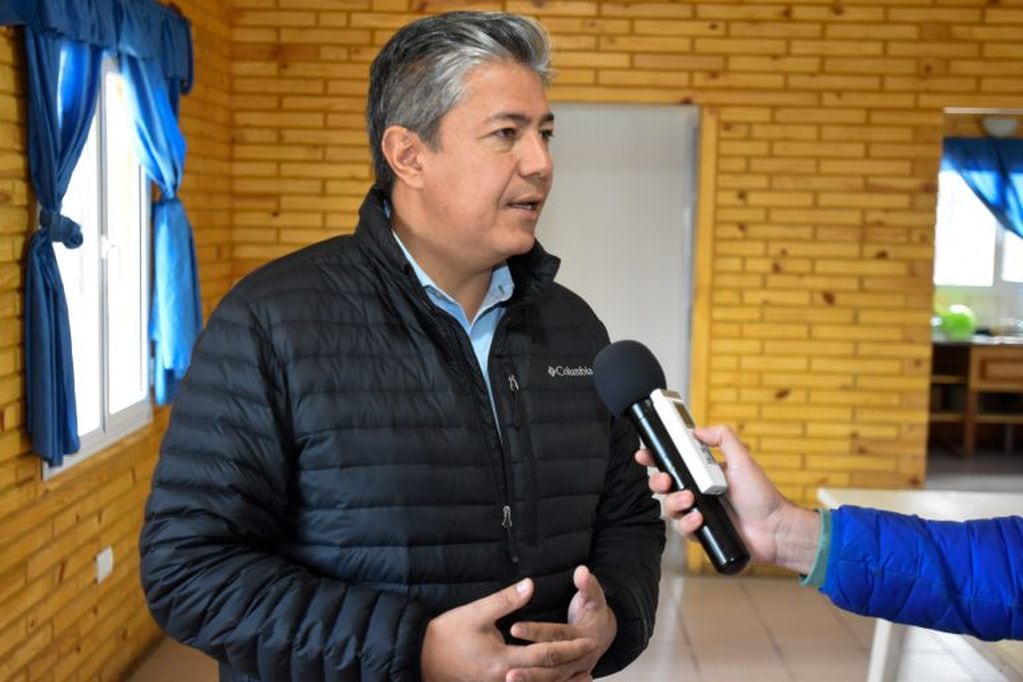 Rolando Figueroa es el ganador de las elecciones en Neuquén con el 87% de las mesas escrutadas. 