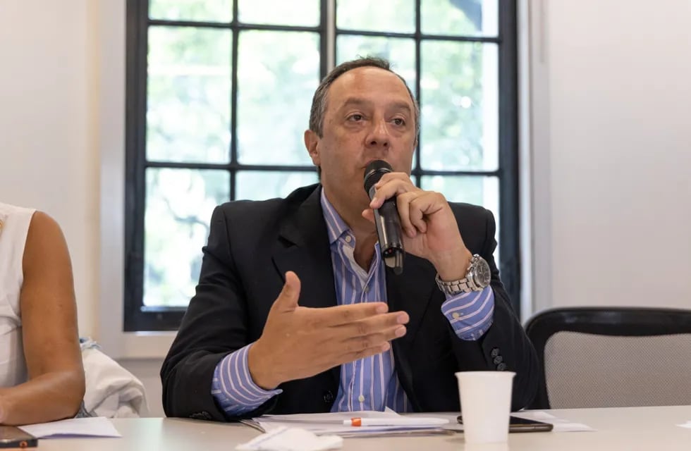 Pablo Lavilla, defensor del Pueblo de Jujuy, durante su intervención en el plenario anual de ADPRA, en Buenos Aires.