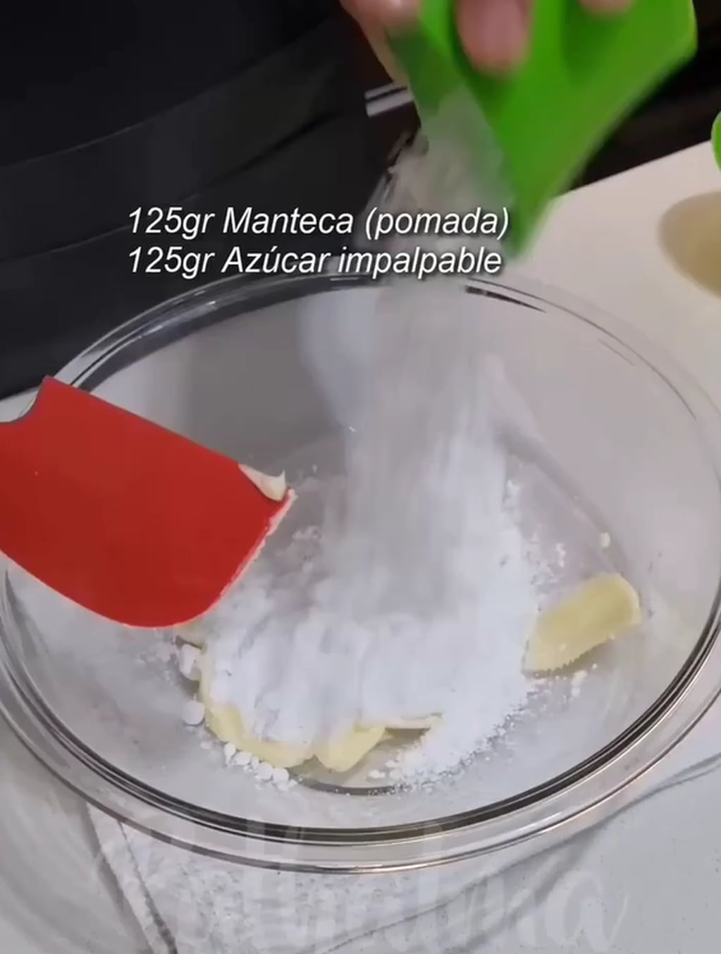 Receta rápida y fácil: cómo preparar los espectaculares conitos de dulce de leche bañados en chocolate