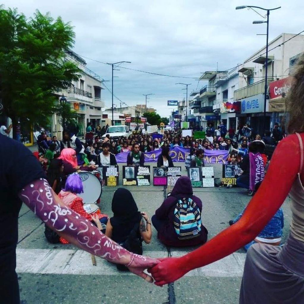Día Internacional de la Mujer: movilización en la ciudad de Alta Gracia. Créditos: Asamblea Feminista de Paravachasca.