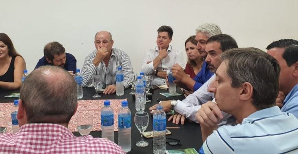 Mariano Uset asistió a la reunión acompañado por el concejal Santiago Maidana
