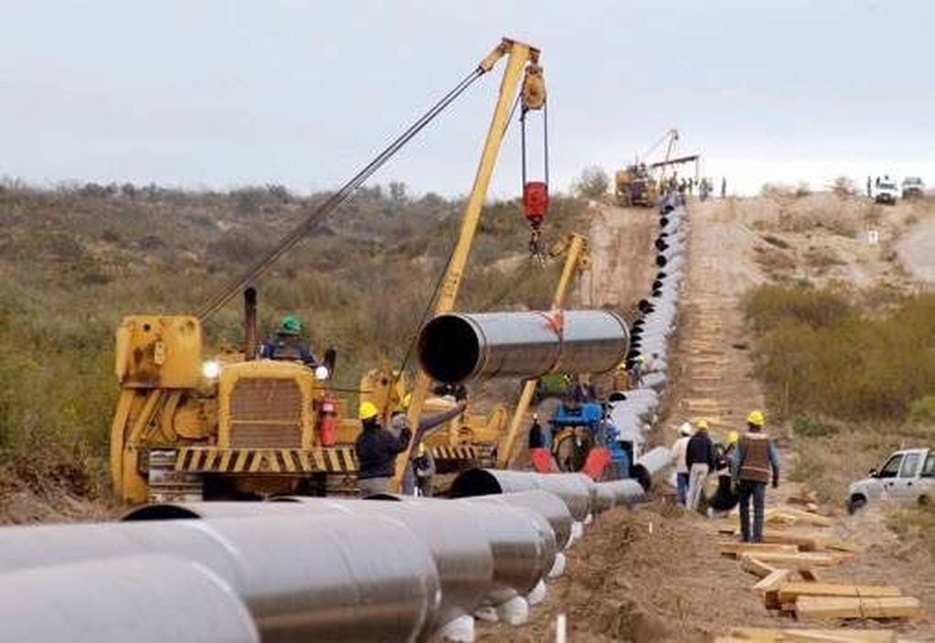 Un intendente "regaló" los caños de un gasoducto valuados en más de 300 millones. (Twitter)