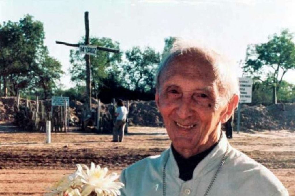 El Vía Crucis formoseño nació por iniciativa del primer obispo diocesano Monseñor Raúl Marcelo Pacifico Scozzina y desde hace 22 años se rememora la pasión de Cristo