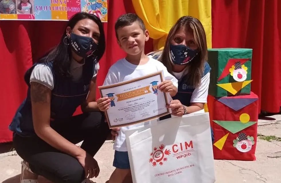 Los alumnos de los centros infantiles municipales de Carlos Paz recibieron sus diplomas