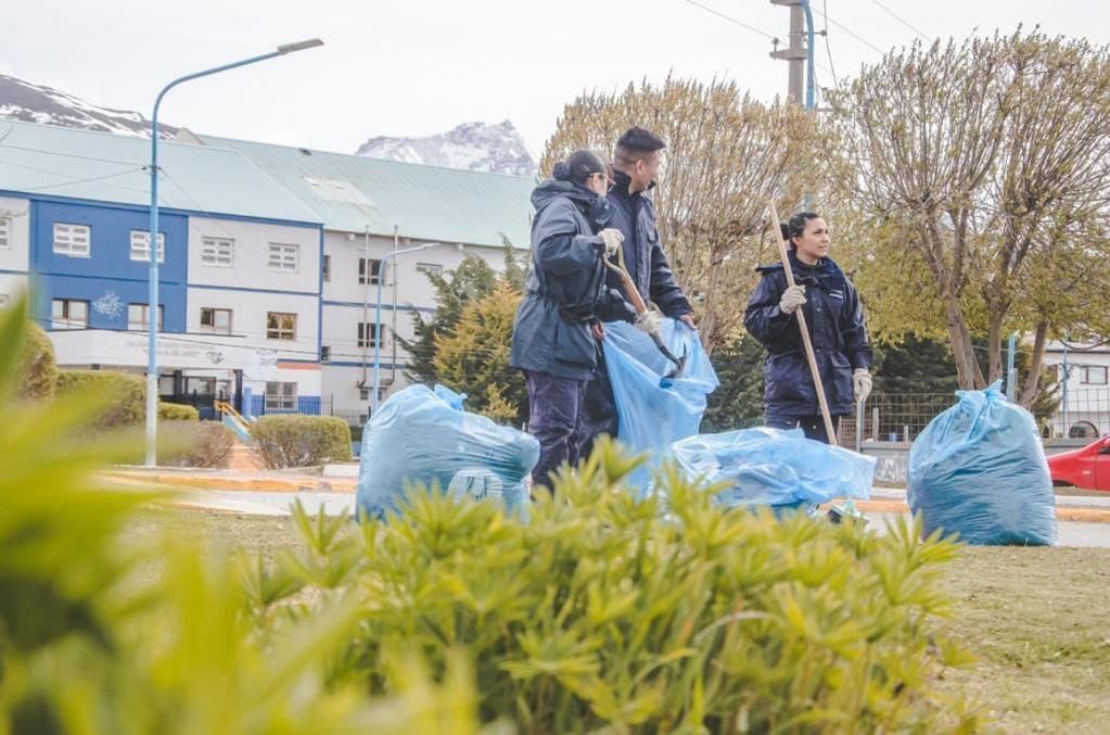 La Municipalidad y la Armada comenzaron jornadas para embellecer Ushuaia
