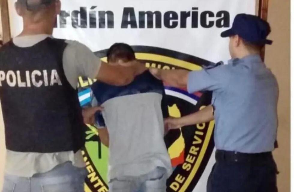 En Jardín América detuvieron a un joven por incitar saqueos por WhatsApp
