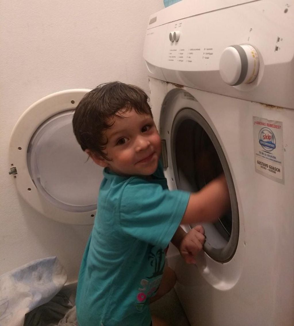 Tomás y un inexplicable amor hacia los lavarropas. (Vïa Rosario)