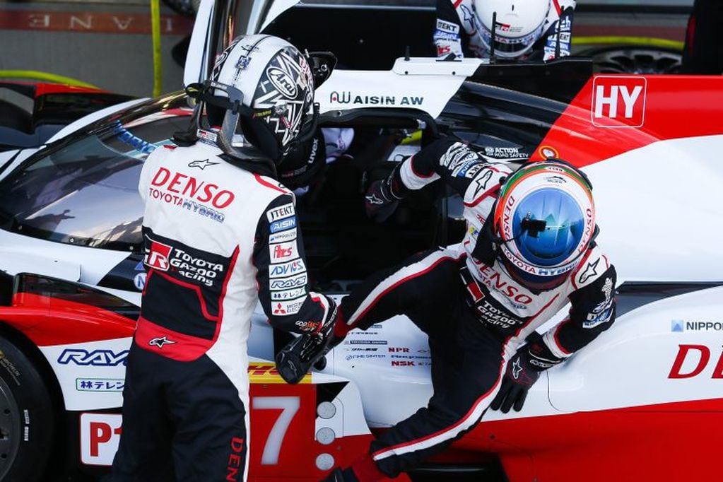 Práctica de intercambio de pilotos en el equipo Toyota Gazoo Racing, en la previa de las 4 Horas de Silverstone.