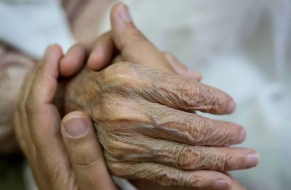 Nueve abuelas que tienen como residencia habitual el Pensionado Quiroz, Maipú.