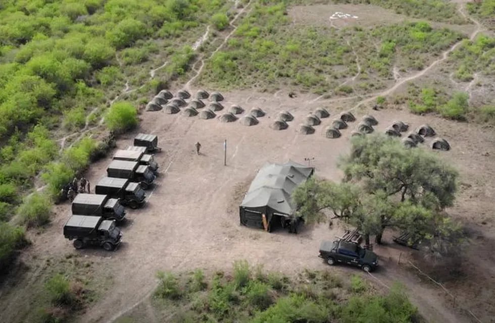 Campamento del Operativo Integración Norte de refuerzo en la frontera argentina. (Defensa)