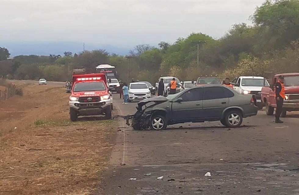 La Secretaría de Seguridad Vial de Jujuy confirmó que un hombre murió al chocar de frente dos autos en la ruta provincial 6, en el departamento Santa Bárbara.