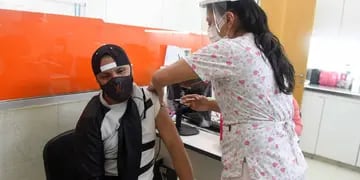 La ciudad de Rosario reportó este viernes 558 casos de coronavirus y 32 muertes.
